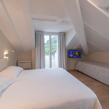 Hotel Due Palme Mergozzo Buitenkant foto